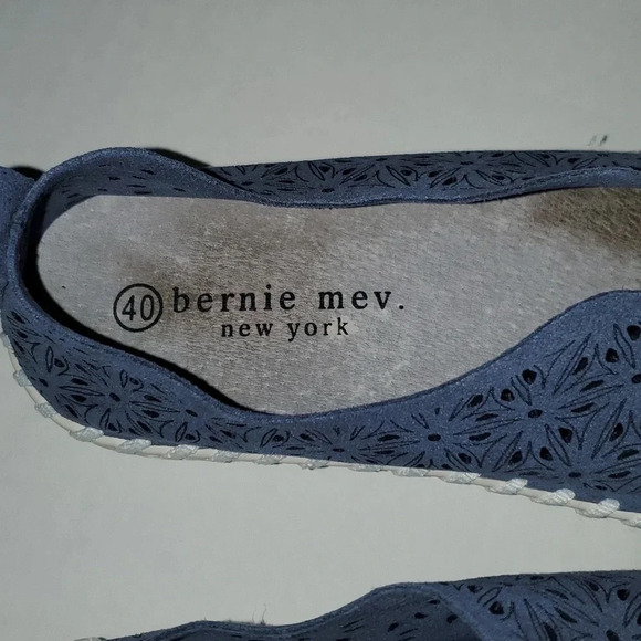 Bernie Mev. Cut Out Slip-On Blue Suede Leather Shoes Womens Size 40 - Picture 10 of 11